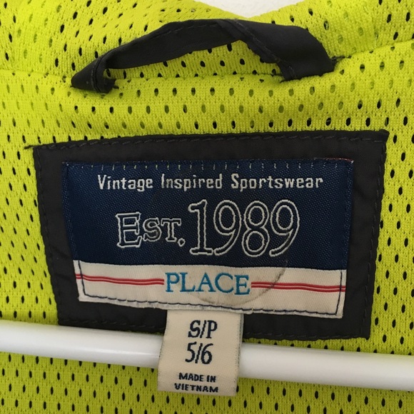 Windbreaker for 5~6 yrs old - Picture 6 of 6